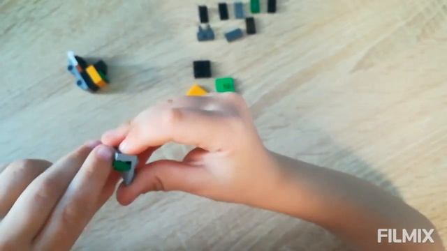 инкосаторская машина из лего