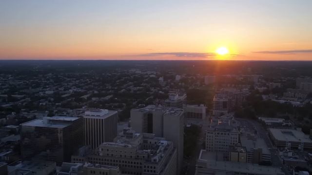 Все думали, что девушку приняли на работу через постель, но когда она вошла в кабинет директора… смотреть онлайн