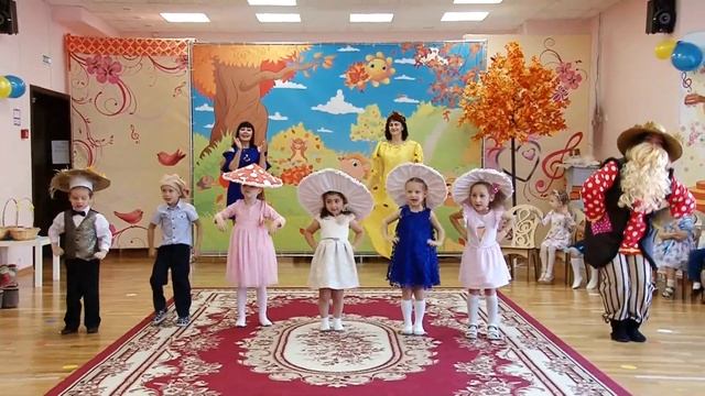 Осенний праздник в средней группе с Лесовичком.Муз.рук.Е.Рабская. смотреть онлайн