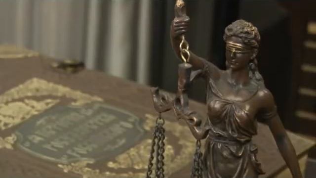Имеет ли право директор компнии отказать в увольнении сотруднику, если тот написал заявление? смотреть онлайн