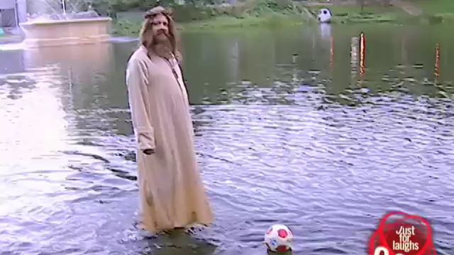 Jesus Walks On Water Prank смотреть онлайн