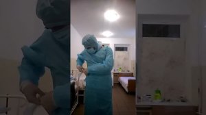 Как правильно одевать защитный костюм перед контактом с больными COVID 19