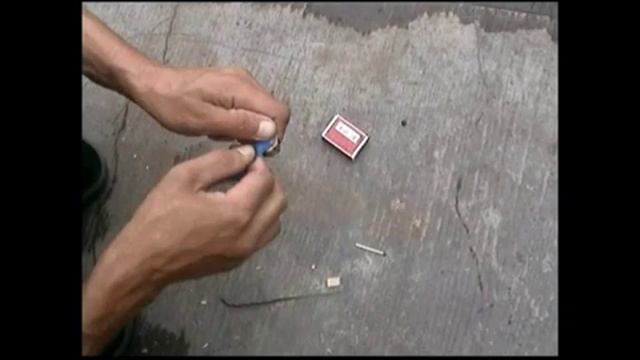 пистолет из прищепки. смотреть онлайн