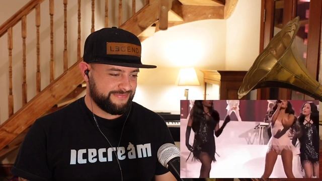 ?? | ARIANA GRANDE - FOCUS AT THE 2015 AMA (UK SINGER REACTION) смотреть онлайн