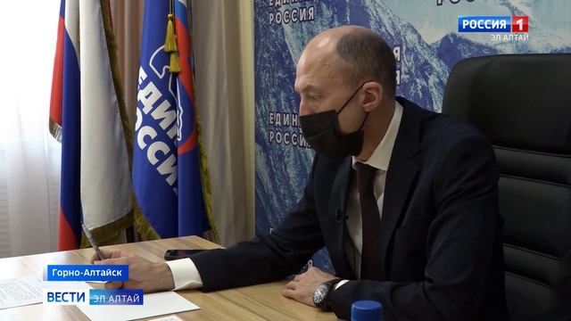 Олег Хорохордин встретился с жителями региона по личным и общественными вопросам смотреть онлайн