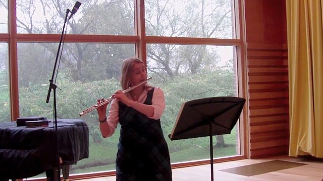 Bourree - 4th Movt from J S Bach Solo Flute Partita in A minor - Jennifer Stinton - Flute смотреть онлайн