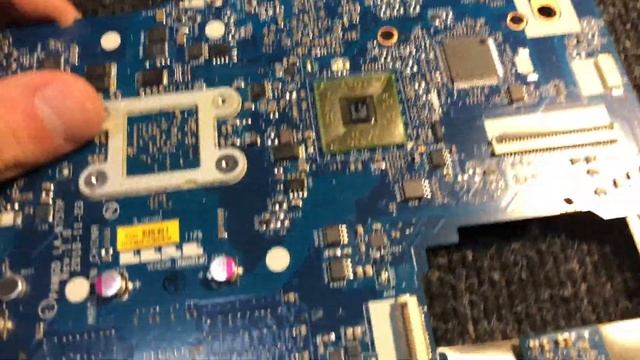 Ноутбук внезапно перестал включаться. В чем причина? | Lenovo G575