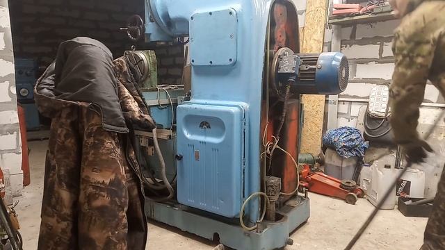 Как перетащить 3500 кг!!!! Тащу фрезерный станок 6М12П!