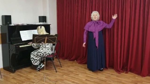 Я в России рожден - Людмила Хворова, piano - Елена Леменкова смотреть онлайн