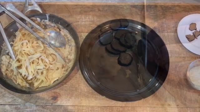 Паста с белыми грибами и трюфелями смотреть онлайн