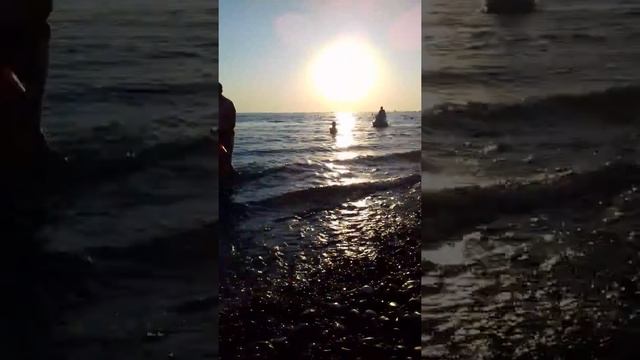 Море, Лазаревское вечером - закат, водный мотоцикл. Июль 2021 г. смотреть онлайн