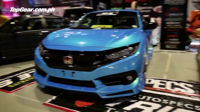 The 2017 Trans Sport Show has lots of awesome cars смотреть онлайн