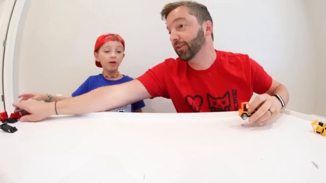 Father & Son ULTIMATE CAR BATTLE! / Launch Ramp Carnage смотреть онлайн