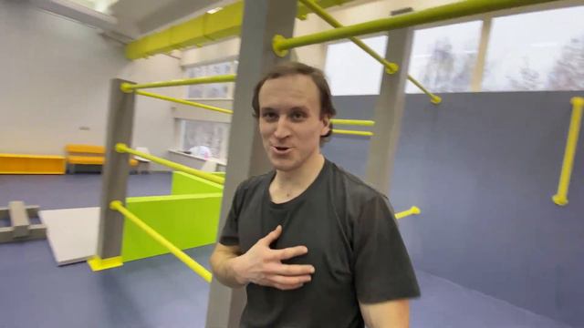 Наконец то повидались , прогулялись , потренировались , сходили в новый зал , паркур парк FlyZone смотреть онлайн
