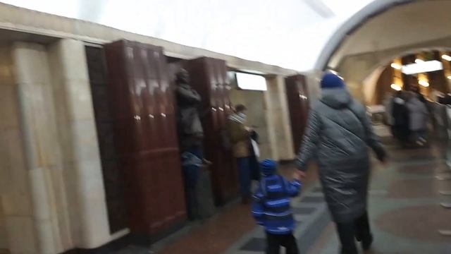 Станция метро Бауманская в Москве смотреть онлайн
