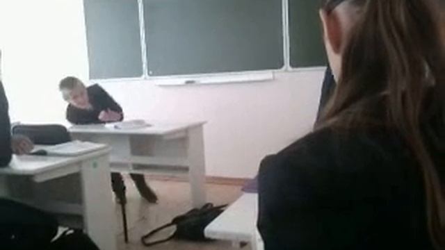 Ржач. Червяк извивается от боли смотреть онлайн