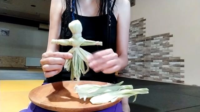 Обережная кукла из кукурузных листьев на Лугнасад.