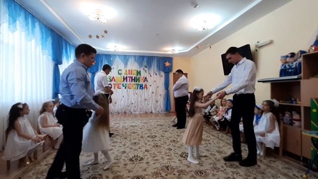Вальс пап с дочками смотреть онлайн