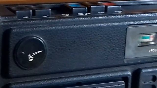 РАБОТА магнитофона Квазар - 303. Кассетный переносной магнитофон из юности. смотреть онлайн