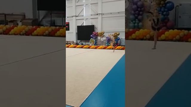 1вое выступление по художественной гимнастике??? смотреть онлайн