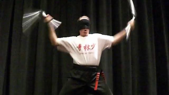 Fastest Nunchucks Ever Blindfolded смотреть онлайн