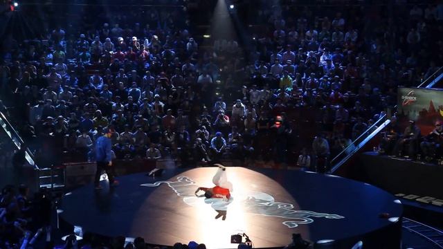 Red Bull BC One 26.11.2011 Moscow 1/8 (Taisuke vs. 3T) смотреть онлайн