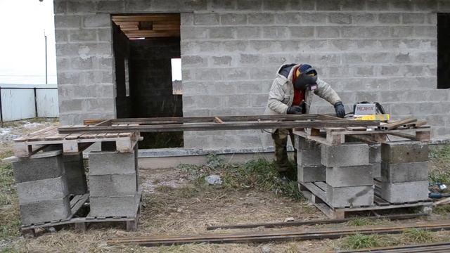 Строительные леса из профильной трубы.Продолжение стройки небольшого дома. смотреть онлайн