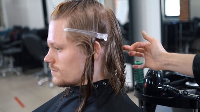 DEMETRIUS | ГРАНЖ | Мужская стрижка на длинные волосы, стрижка опасной бритвой, мужской стиль | ENG смотреть онлайн