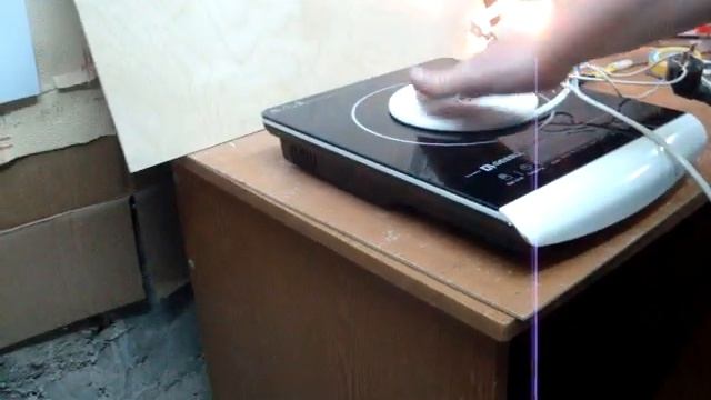 Бифилярная катушка Теслы и индукционная плита 3 смотреть онлайн