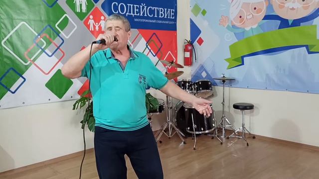 Песня "Выйду на улицу, гляну на село". Исполняет участник хора "Здравица" Голяков В.М. смотреть онлайн