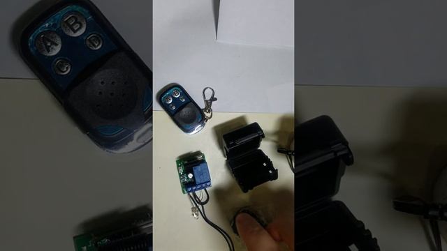 Радиореле (одноканальное) на 433Мгц и управление с пультов Arduino смотреть онлайн