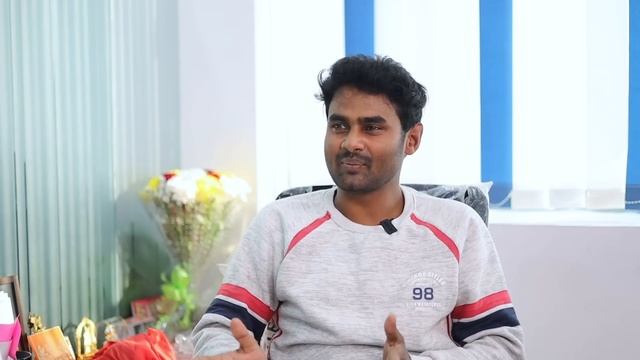 किसान का लड़का कमाता है लाखों हर महीने Blogging से | Farmer's Son Earns lakhs Per Month from Blog смотреть онлайн