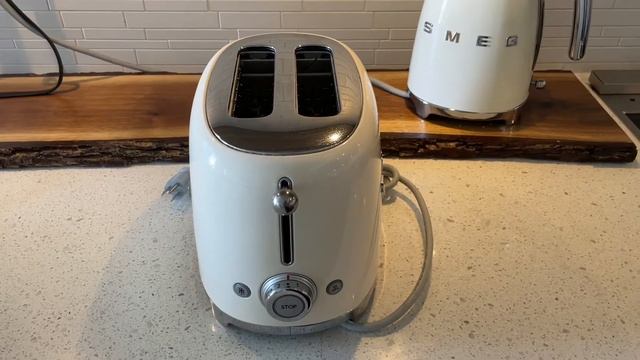 SMEG Toaster Review!! смотреть онлайн