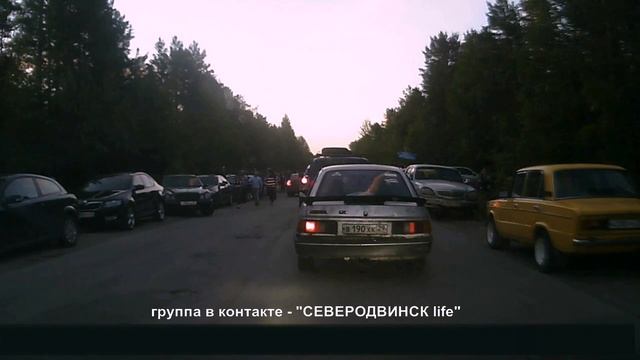 Северодвинск. Ребята испугались полицейских и бросили свое авто)