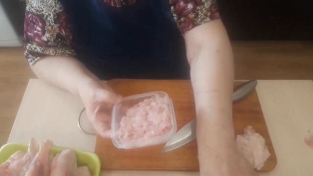Разделываем курицу и замораживаем полуфабрикаты смотреть онлайн
