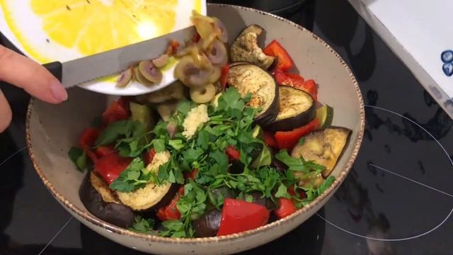 Очень вкусный и быстрый ужин! Лосось, гречка и сочные овощи в духовке. смотреть онлайн