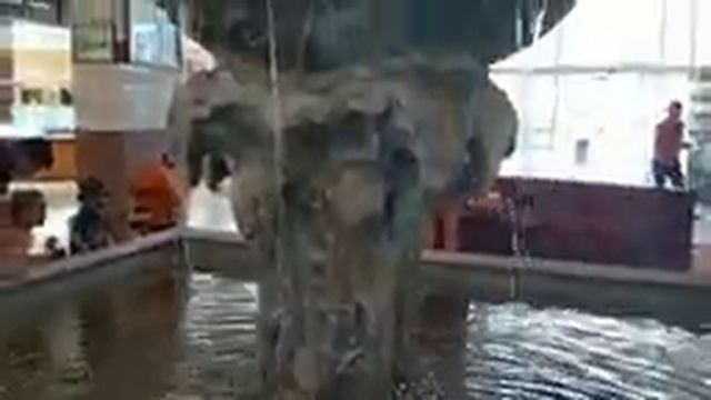 Памятник - фонтан, Косте моряку и рыбачке Соне !