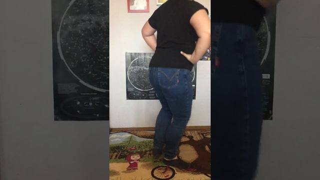 Rond de jambe par terre в молдавском характере смотреть онлайн