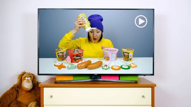 Едим Сладости Из Телевизора! Челлендж от Пико Поки смотреть онлайн