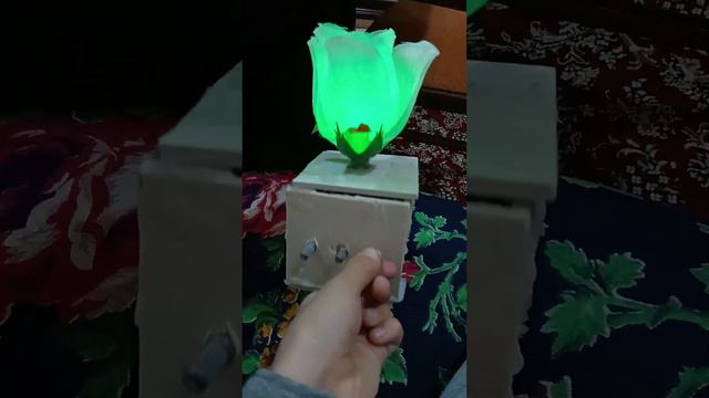 Я изобрёл электронный цветок 🌷 смотреть онлайн