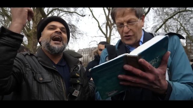 I'm a Lawyer! That's nice!? Hashim Vs Lawyer| Speakers Corner | Hyde Park смотреть онлайн