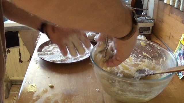 Стасёк и куриные котлетки с пюрешкой. смотреть онлайн