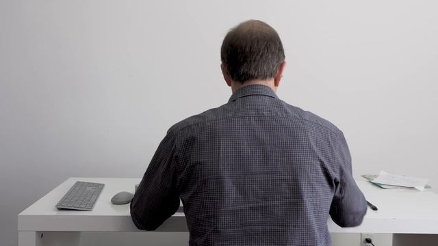 Microsoft Surface Studio Review: The iMac Apple Wished They'd Made! смотреть онлайн