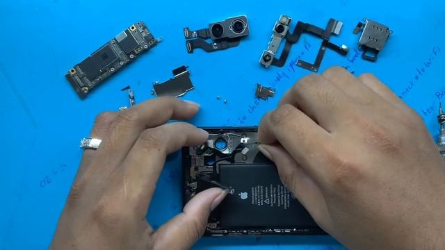 iPhone 11 Restoration Power off not working to Water | iPhone 11 power button off Replacement-How T смотреть онлайн