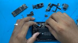 iPhone 11 Restoration Power off not working to Water | iPhone 11 power button off Replacement-How T