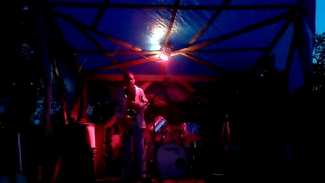 Эмануэль в саду.mp4