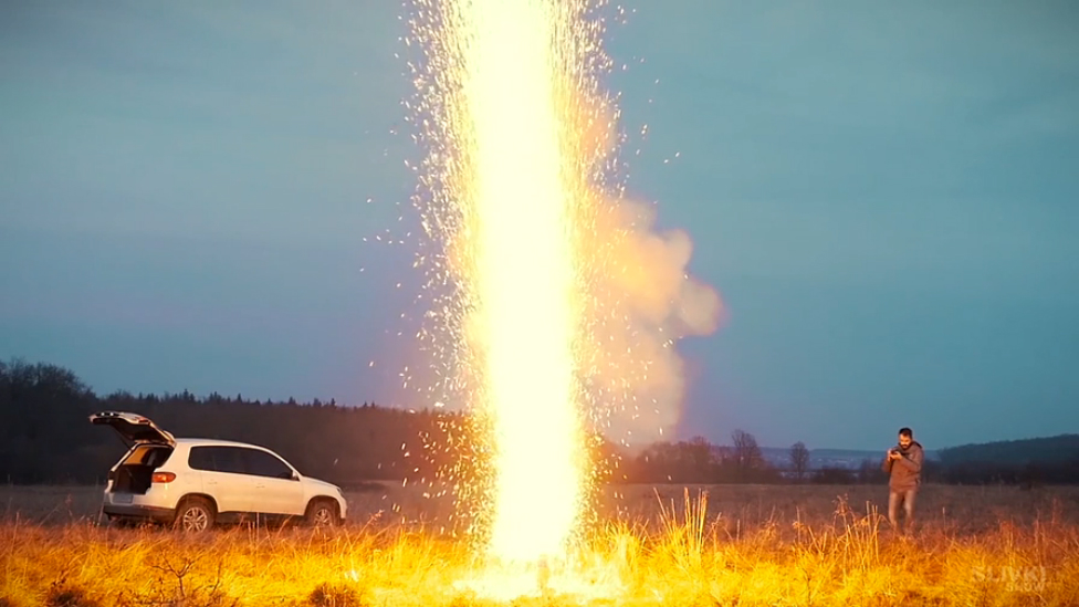 ЧТО БУДЕТ, ЕСЛИ ПОДЖЕЧЬ 1000 БЕНГАЛЬСКИХ ОГНЕЙ смотреть онлайн