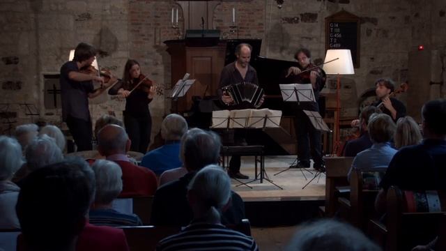 Piazolla Five Tango sensations - live at the Stiftfestival смотреть онлайн