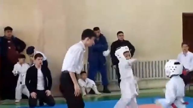 Минахмет Ерсайын против Курманбай Мурат каратэ киокушинкай смотреть онлайн