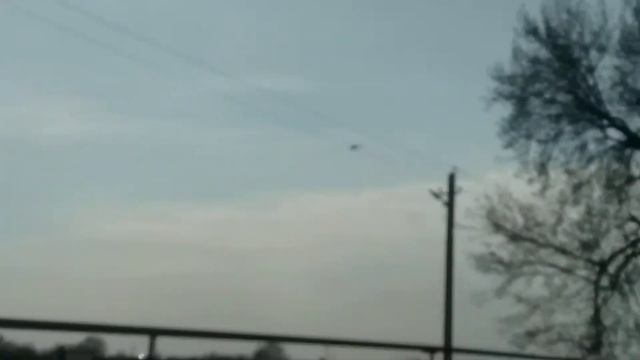 Вертолет летает над деревней О_о смотреть онлайн